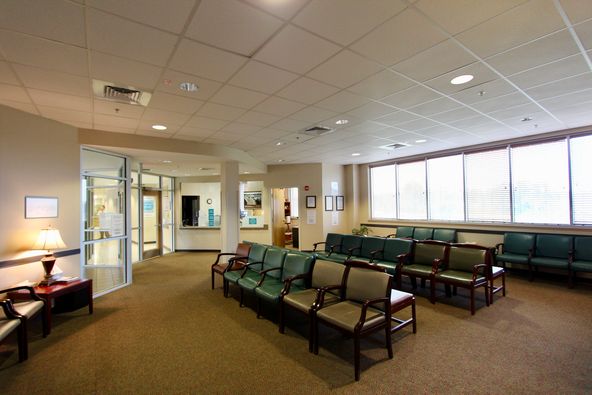 Class A Office/Medical : 2 Southern Point Pkwy, Hattiesburg, MS 39401